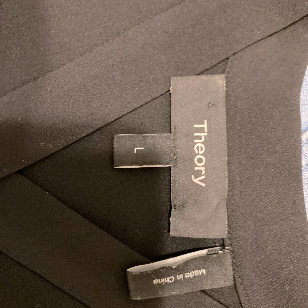 Theory - Jamissa Silk V Tank Blouse size L - Picture 5 of 6